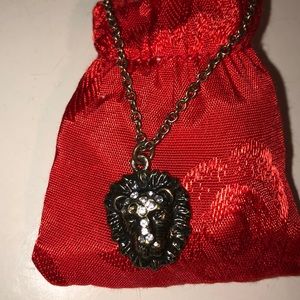 Never worn Lion necklace !!! 🦁